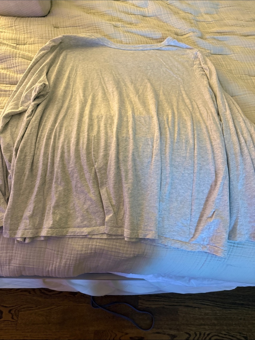 Women’s Old Navy Everywear Long sleeve T-Shirt.  Size 3x. Only worn once.